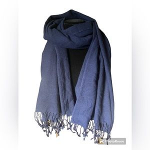 The pashmina store 100% Cashmere scarf